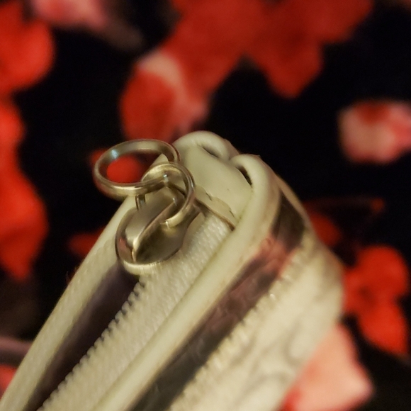 Coach wristlet - Picture 3 of 3